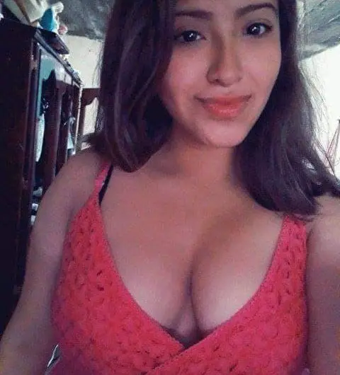 Packs de esta Jovencita con Lindo Cuerpo todo por Mega