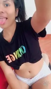 Pack de esta Morrita Colegiala xxx se desnuda 2022