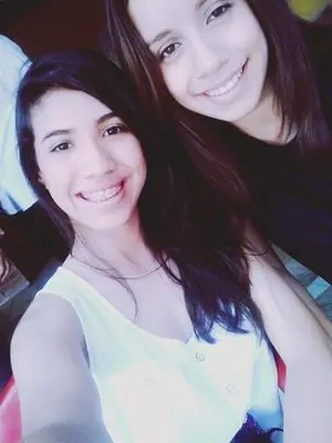 Pack De estas Lesbianas Amigutas Asiendo Cosas Proividas