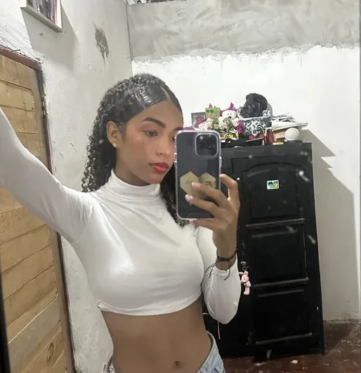 Pack Fotos y Videos llamada Milena de Colombia Rica