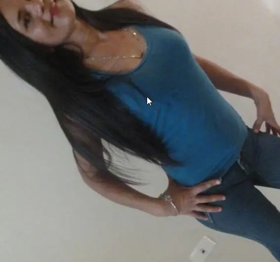 Pack de flaca culera le gusta enseñarse desnuda 2023